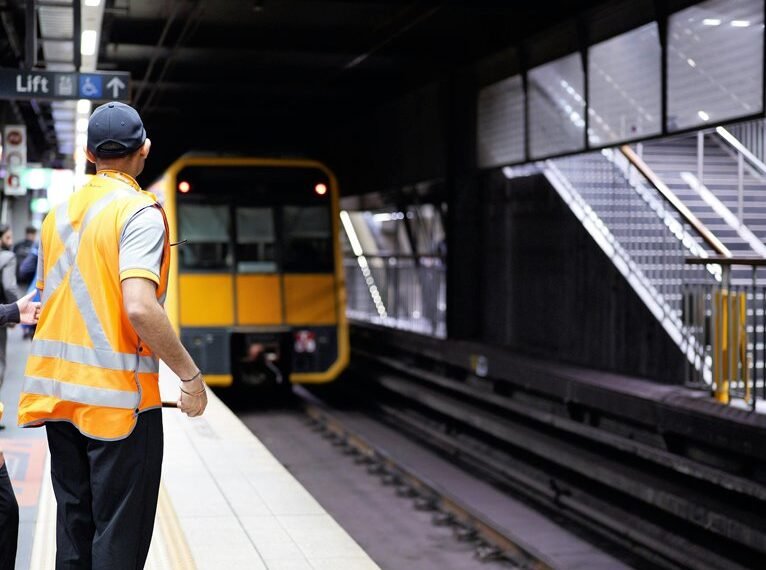 digital experts for online platform improvement